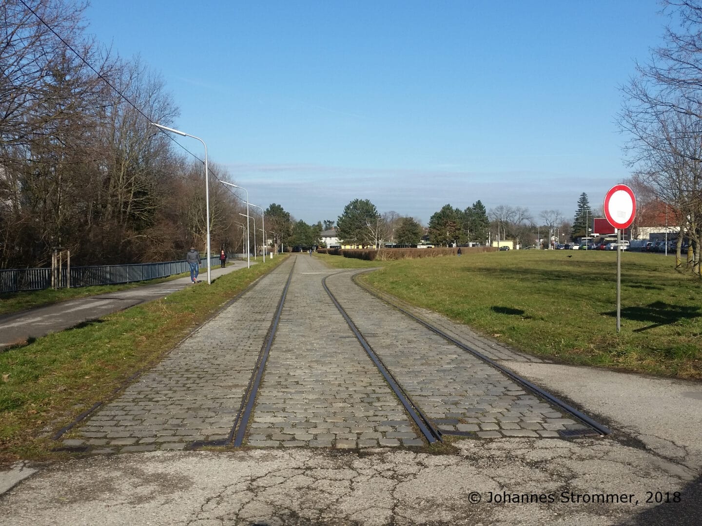 Gesamtansicht der Wendeschleife des 360ers, Blick Richtung heutiger Endstelle Rodaun der Linie 60.