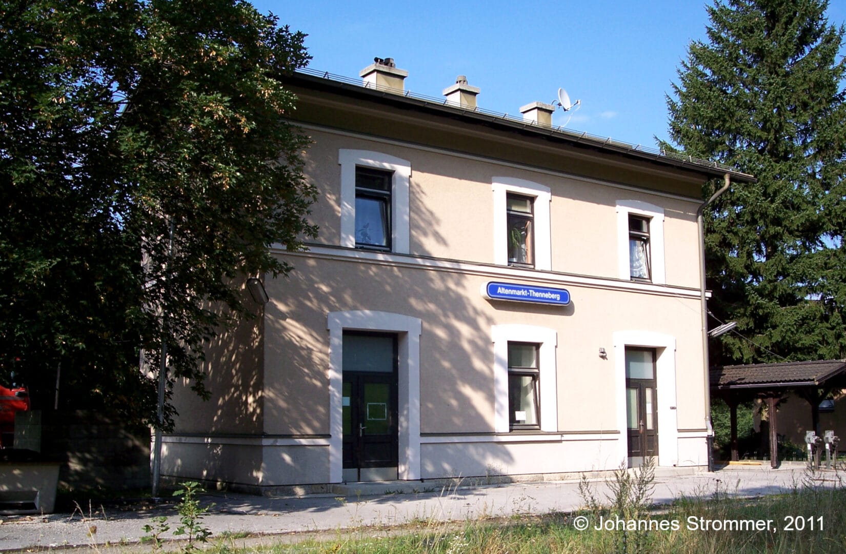 Bahnstrecke Weissenbach-Neuhaus - Hainfeld (Leobersdorfer Bahn); Bahnhofsgebäude von Altenmarkt-Thenneberg