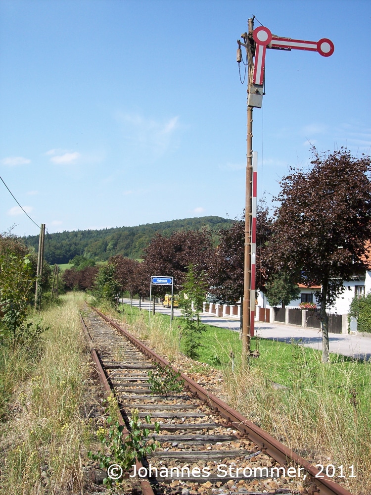 Bahnstrecke Weissenbach-Neuhaus - Hainfeld (Leobersdorfer Bahn); Einfahrsignal von Hainfeld.