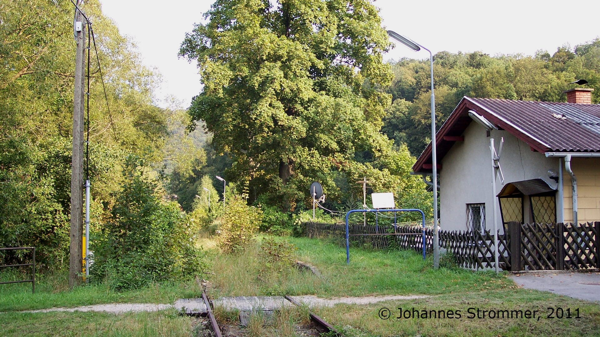 Bahnstrecke Weissenbach-Neuhaus - Hainfeld (Leobersdorfer Bahn); Haltestelle Tasshof 2011.