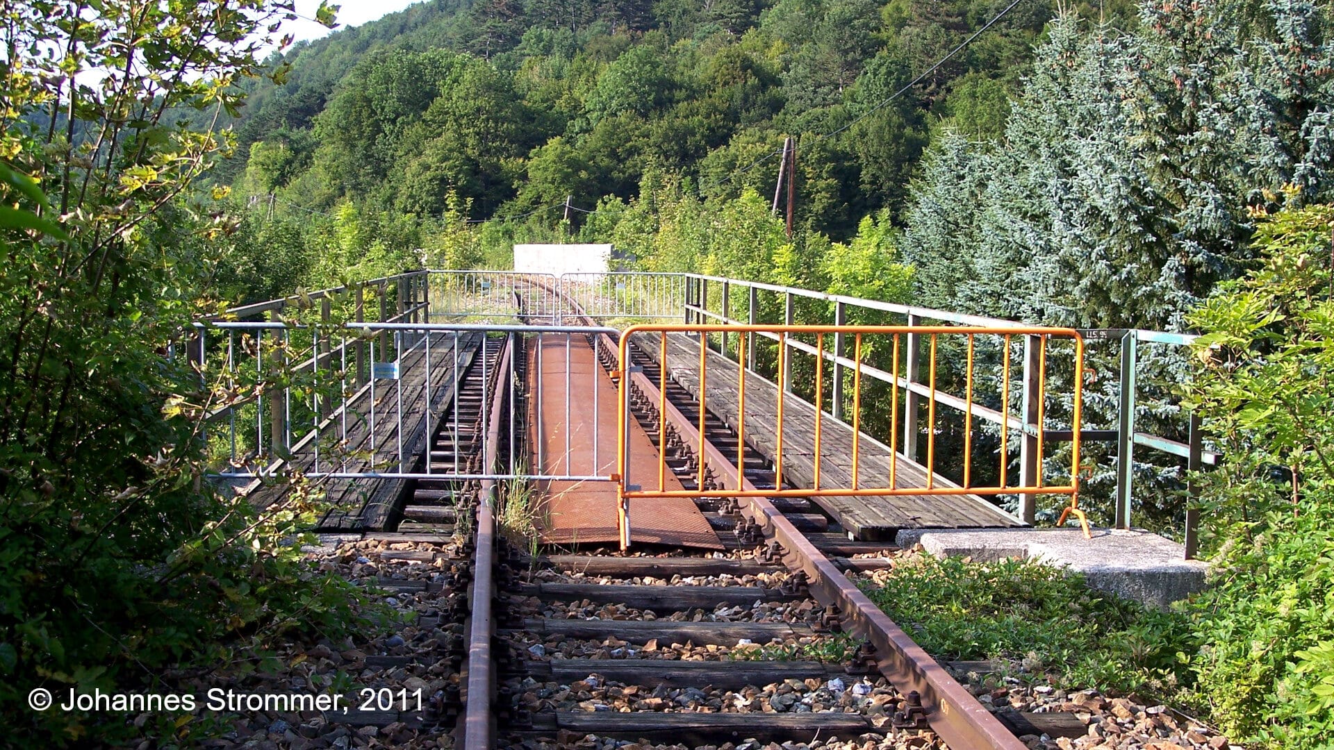 Bahnstrecke Weissenbach-Neuhaus - Hainfeld (Leobersdorfer Bahn); Brücke über die Triesting.
