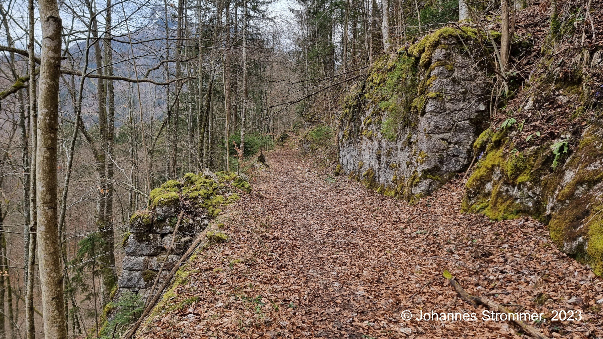 Stütz- und Futtermauern der Salzkammergut-Lokalbahn (SKGLB).